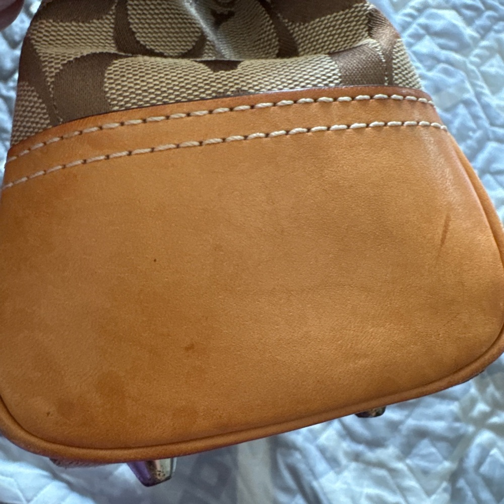 SOLD!!!!!!!!!π΄Coach Brown and Tan Signature Shoulder Bag - Picture 3 of 7